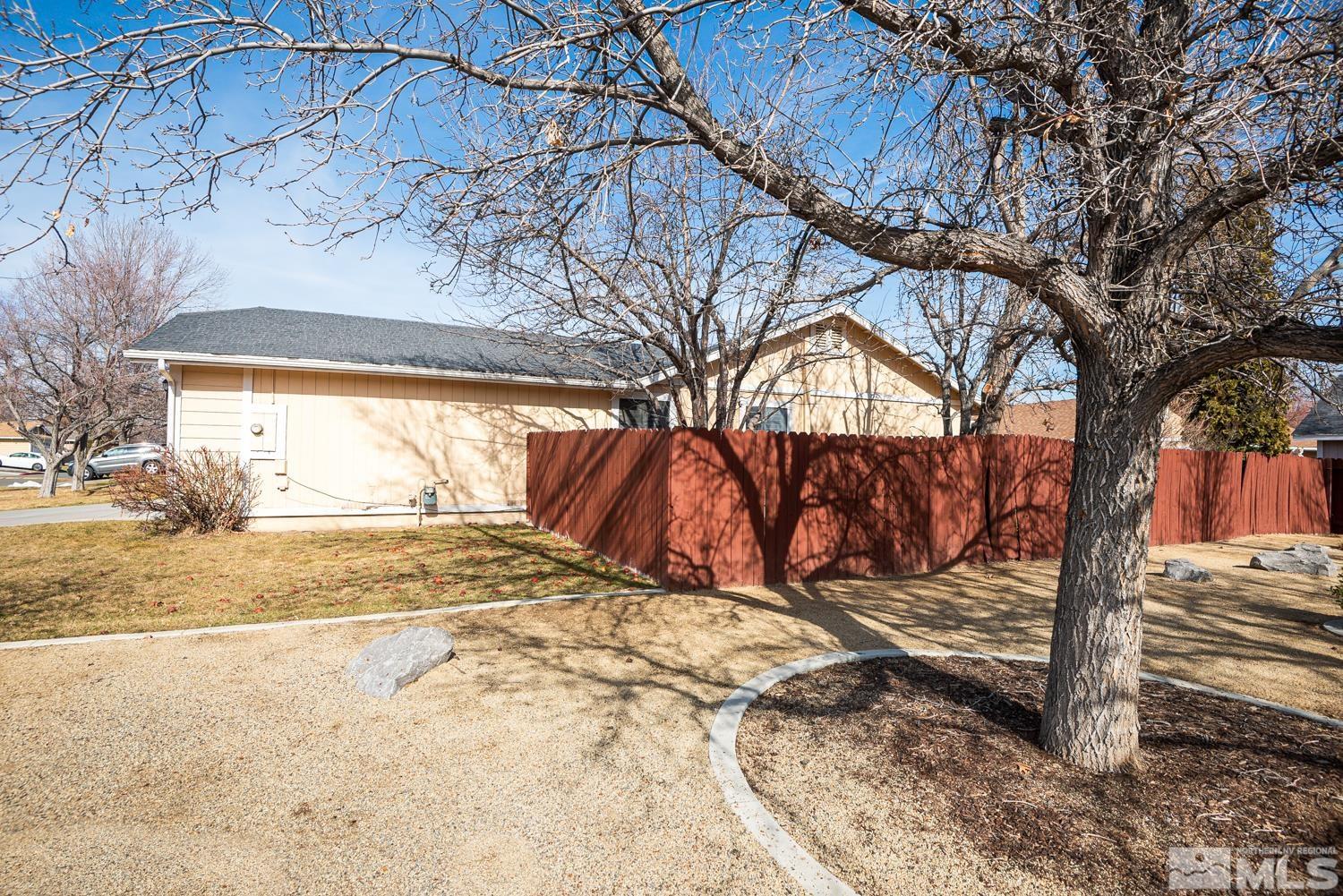 7598 Devonshire Lane Reno, NV 89511 - Photo 5 of 29 Photo 5