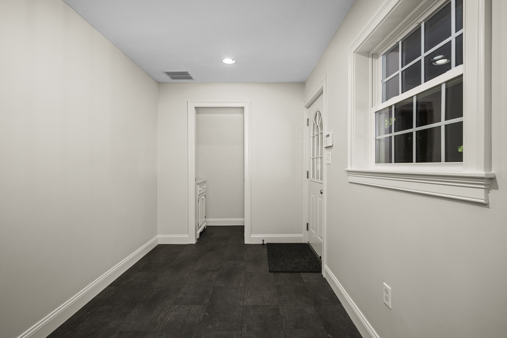 70 Ellis Road Southbridge, MA 01550 - Photo 17 of 41