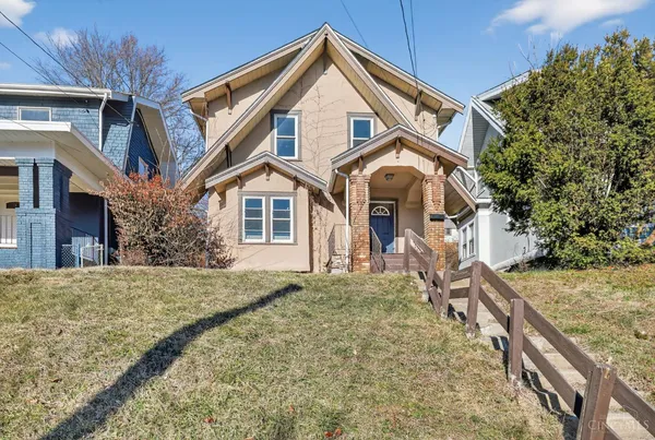 $71,990 | 4340 West 8th Street, Cincinnati, OH 45205