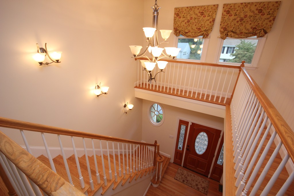 9 Orourke Path Newton, MA 02459 - Photo 8 of 30 a view of entryway