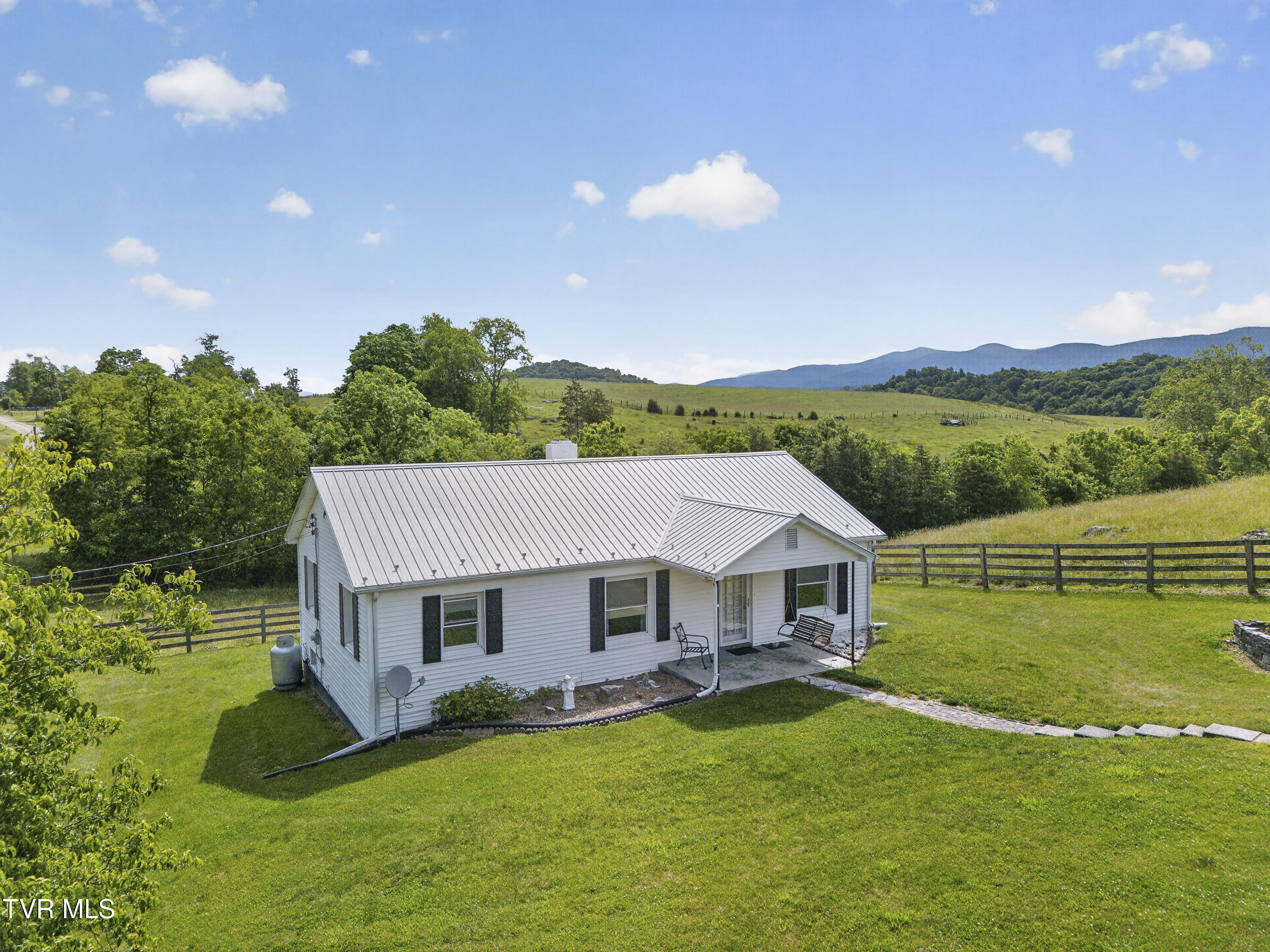 38245 Loves Mill Road Chilhowie, VA 24319 - Photo 3 of 30 38245-Loves-Mill-Chilhowie-Va Matt-Smith
