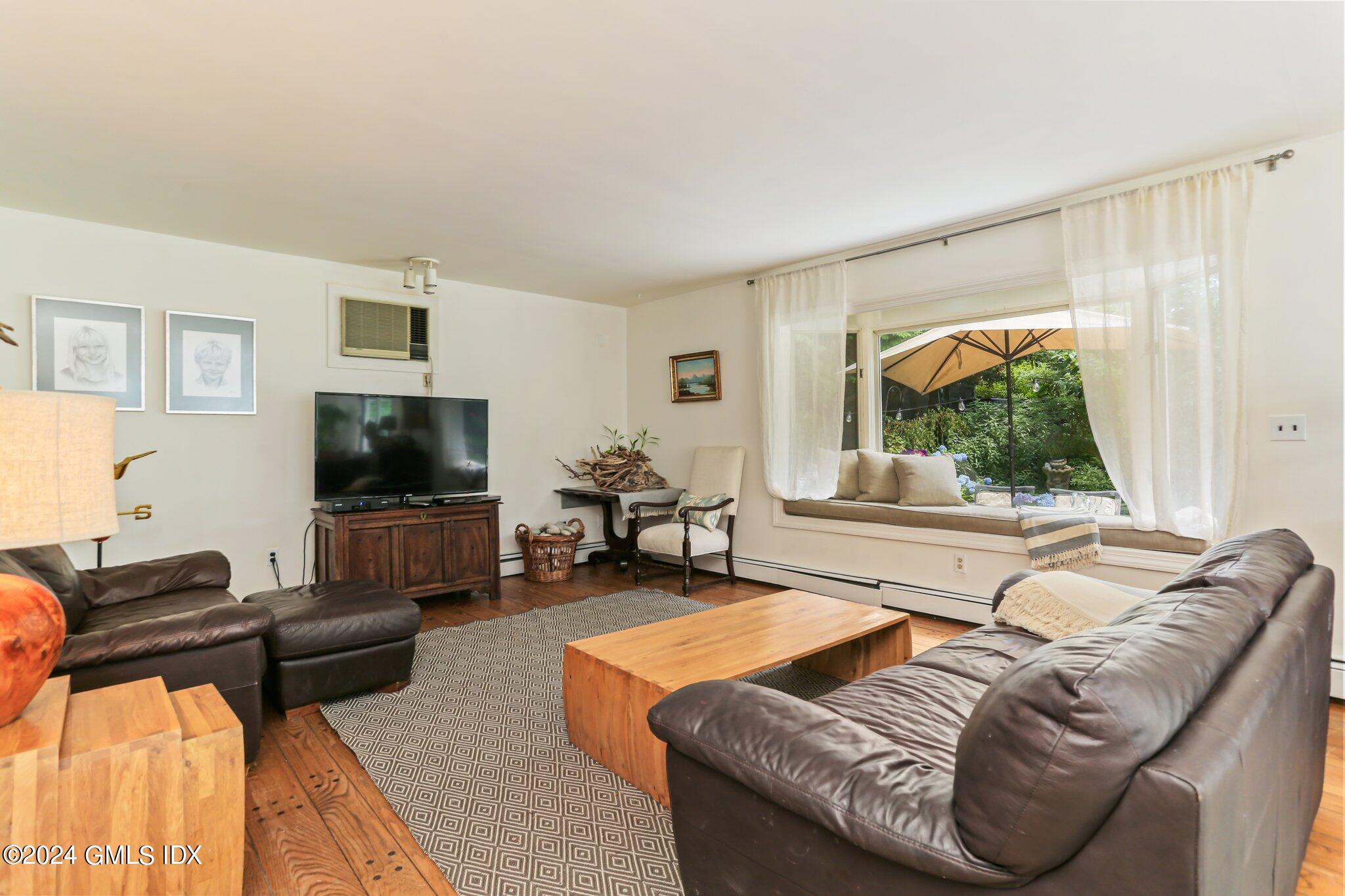 6 Silver Beech Road Riverside, CT 06878 - Photo 6 of 29 8-web-or-mls-6-silver-beech-rd