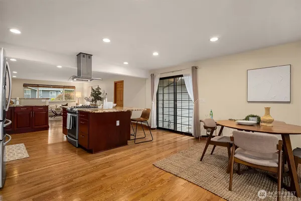 $850,000 | 4522 182nd Place Southwest, Lynnwood, WA 98037