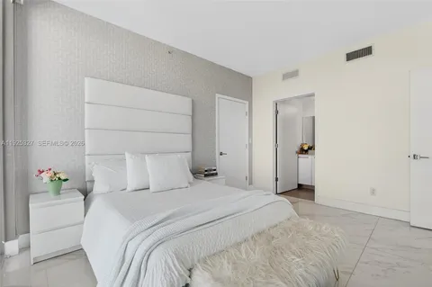 $774,999 | 601 Northeast 36th Street, Unit 1101, Miami, FL 33137