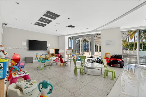 $774,999 | 601 Northeast 36th Street, Unit 1101, Miami, FL 33137