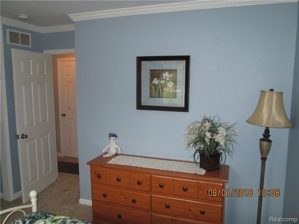 2438 Beach Road Port Huron, MI 48060 - Photo 16 of 72 IMG_4538.JPG