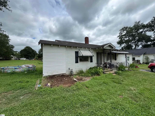 $180,000 | 238 Abner Creek Road, Greer, SC 29651