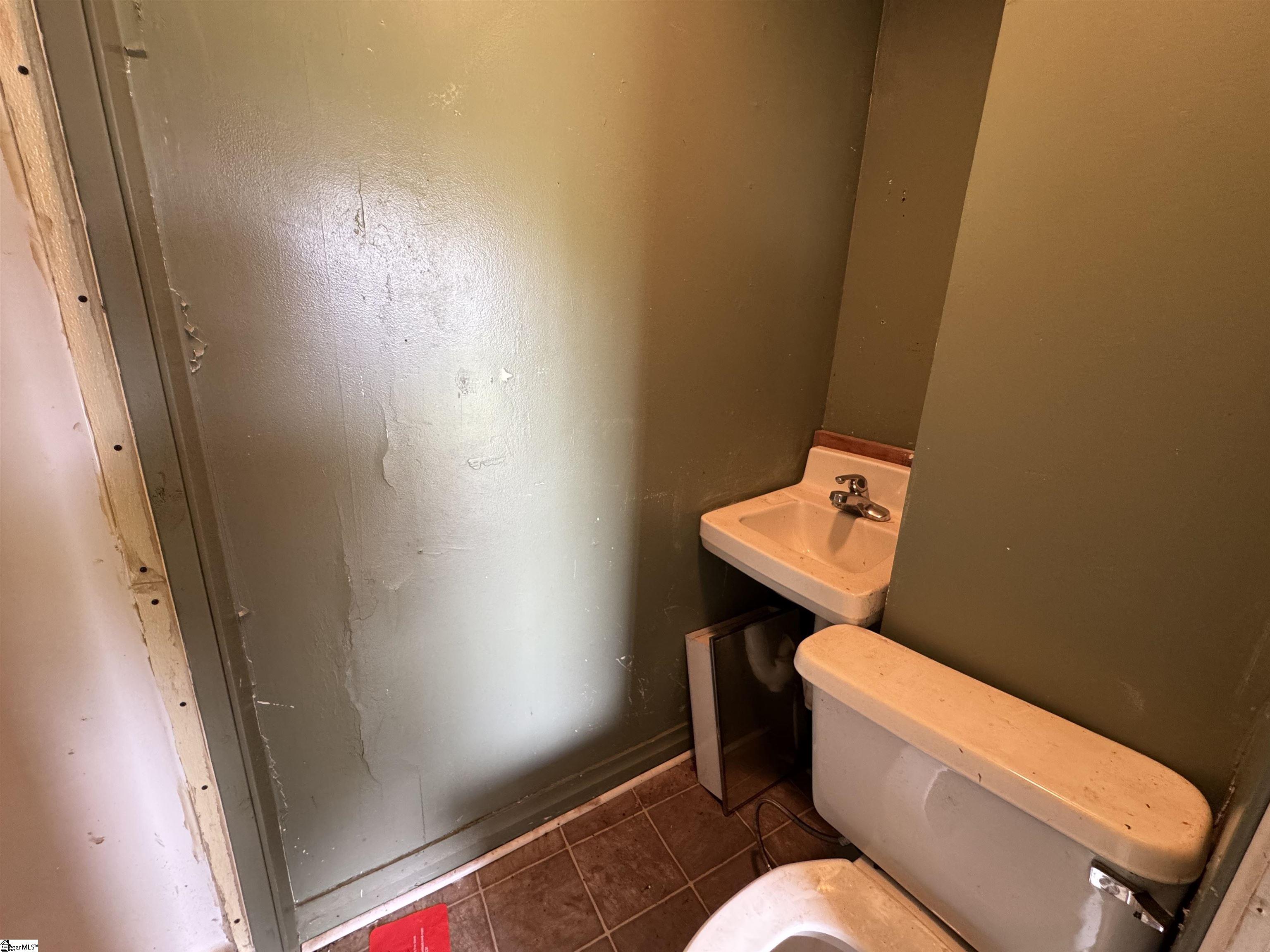 238 Abner Creek Road Greer, SC 29651 - Photo 4 of 20