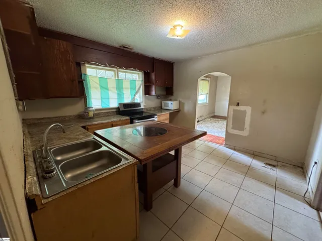 $180,000 | 238 Abner Creek Road, Greer, SC 29651