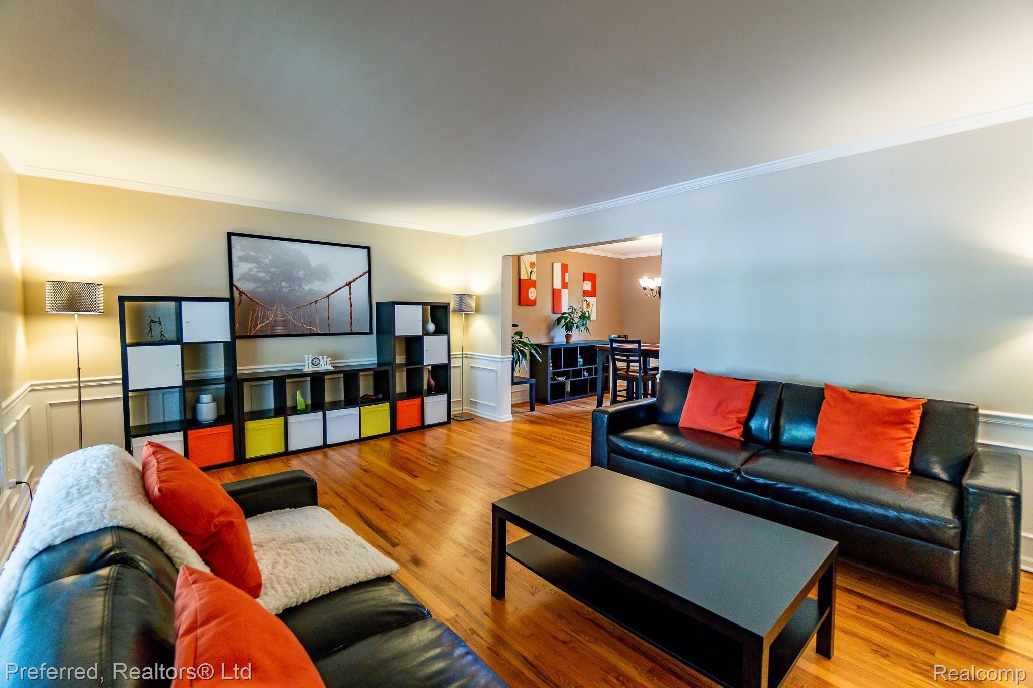 15582 Levan Road Livonia, MI 48154 - Photo 5 of 27 -05.jpg