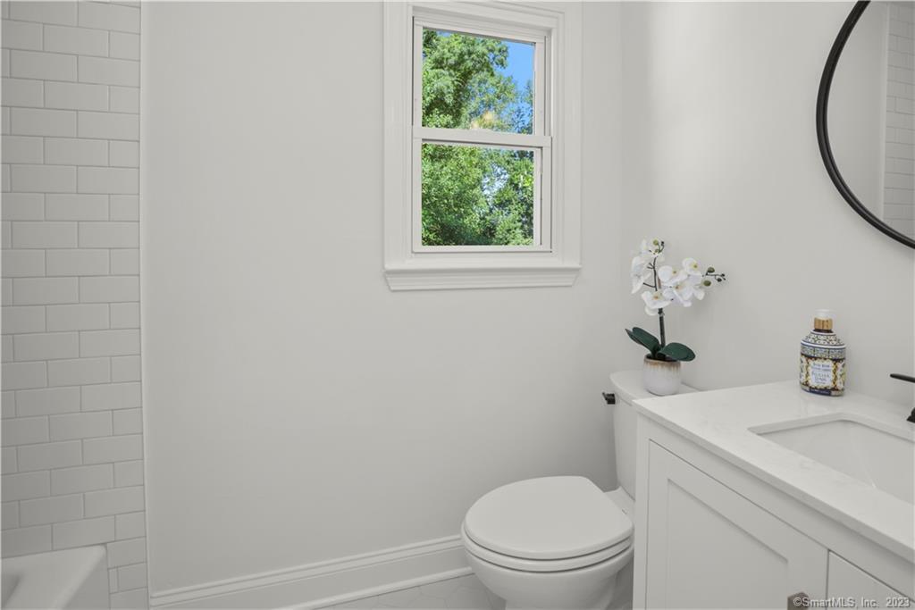 421 Shelton Road Trumbull, CT 06611 - Photo 19 of 35