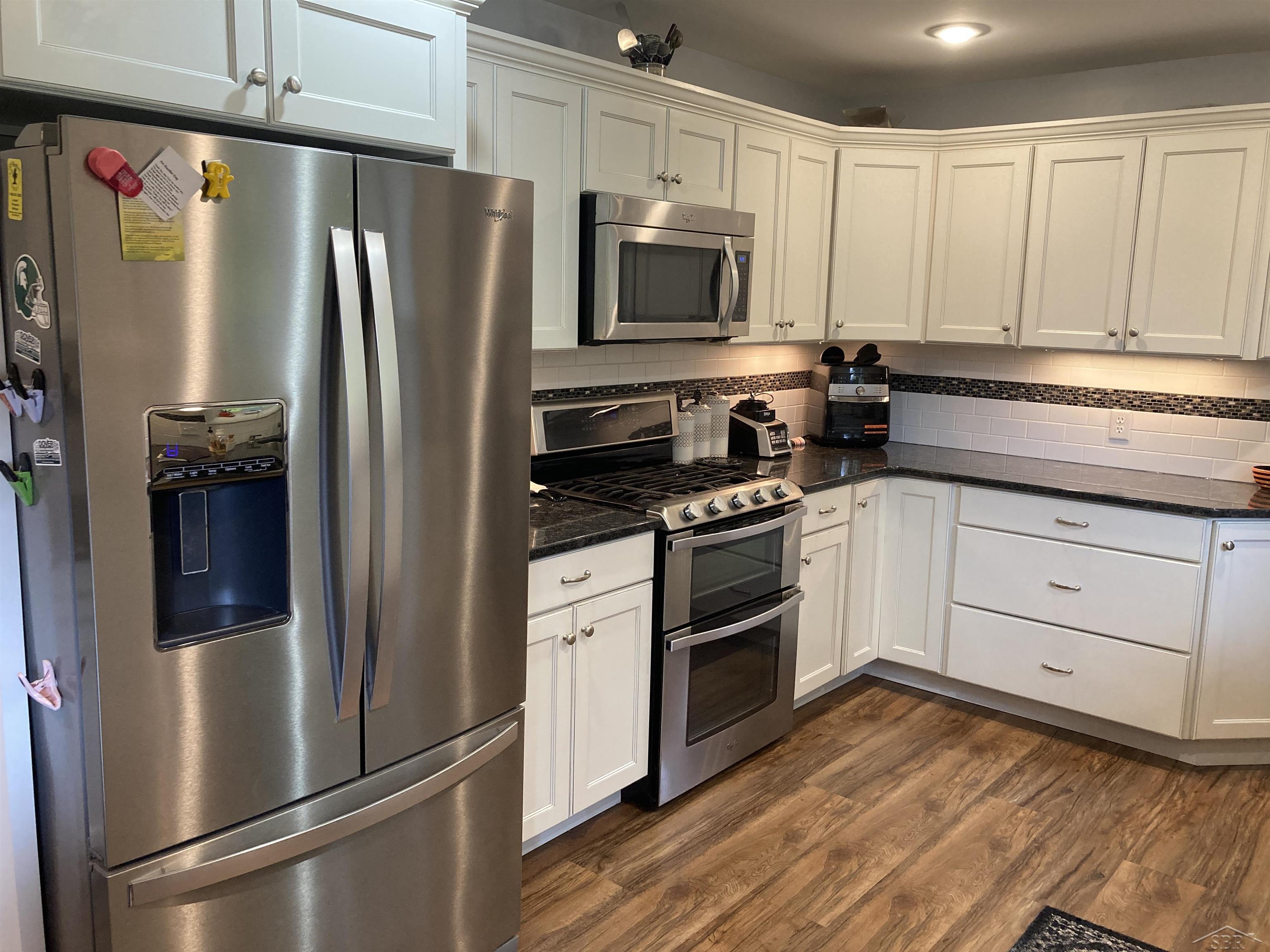 1641 Midland Road Saginaw, MI 48638 - Photo 4 of 30 50093747-3.JPG