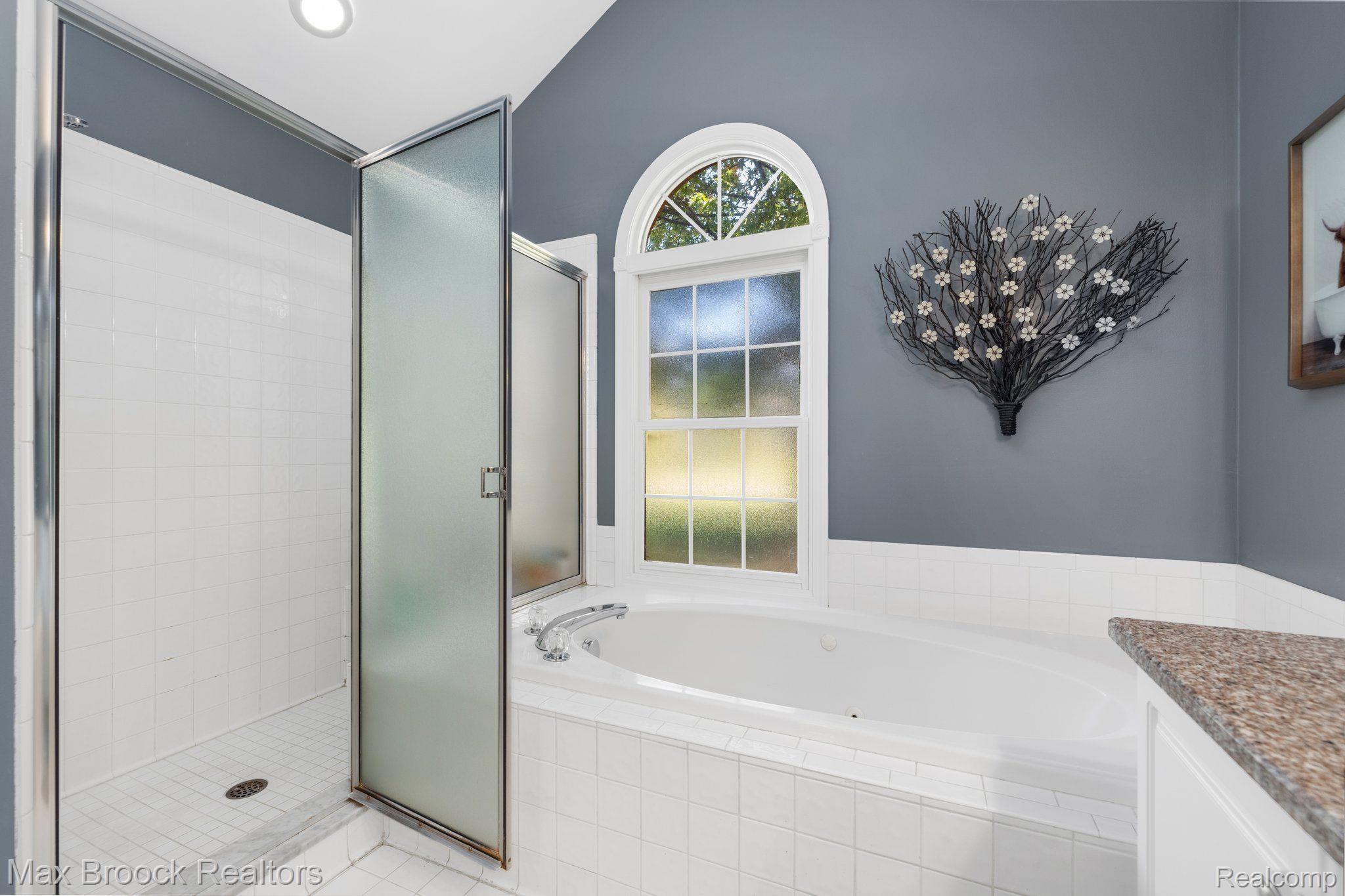 1027 Indianpipe Road Lake Orion, MI 48360 - Photo 30 of 57 Gallery Image 30