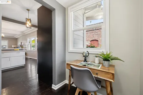 $968,000 | 1092 Dwight Way, Berkeley, CA 94710