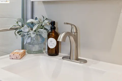 $968,000 | 1092 Dwight Way, Berkeley, CA 94710