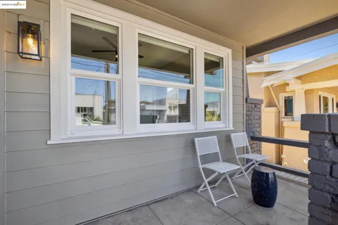 $968,000 | 1092 Dwight Way, Berkeley, CA 94710