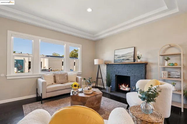 $989,000 | 1092 Dwight Way, Berkeley, CA 94710