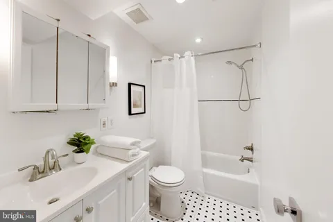 $489,000 | 1313 Vermont Avenue Northwest, Unit 9, Washington, DC 20005