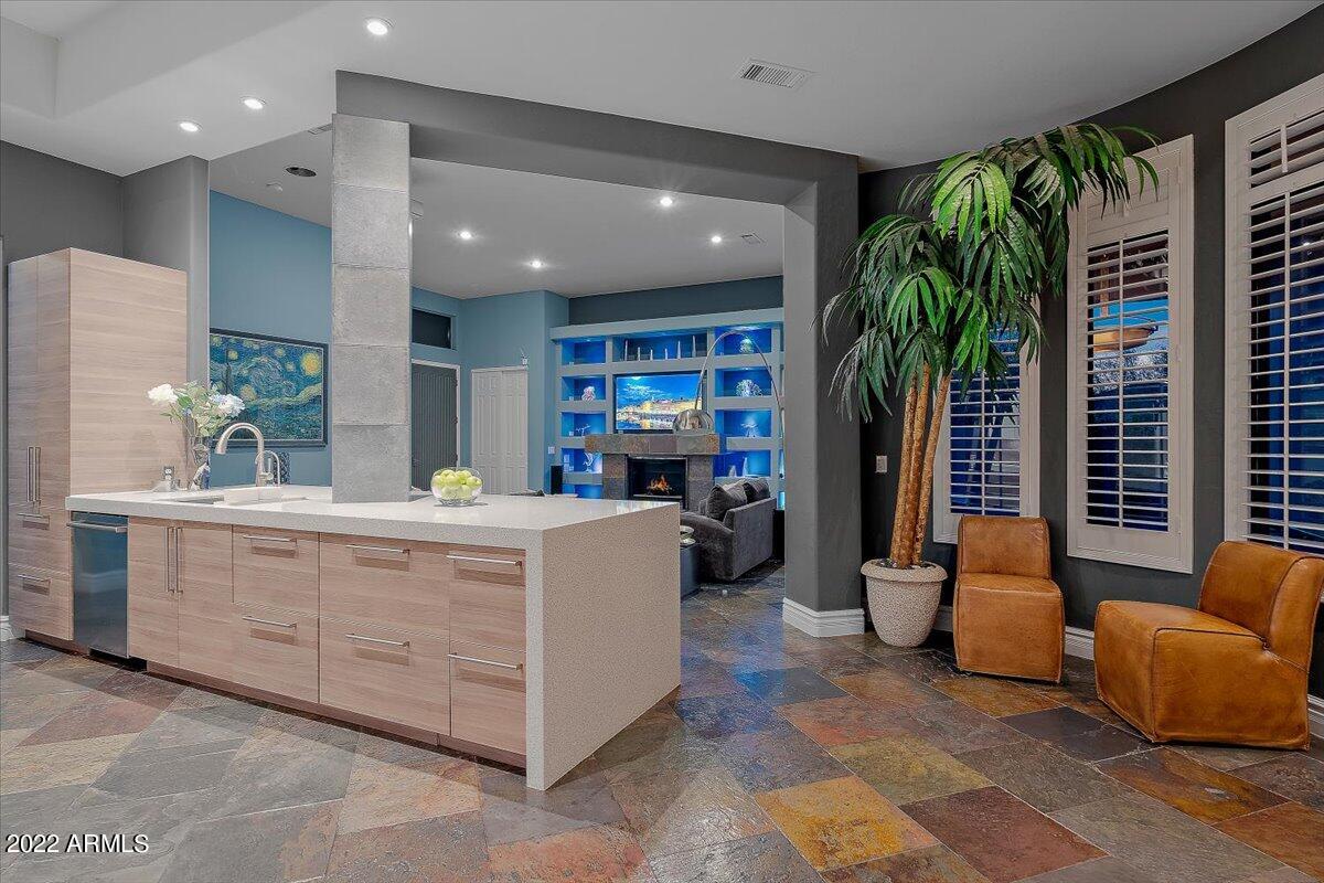 5222 East Hashknife Road Phoenix, AZ 85054 - Photo 13 of 58 Sunset mountain views, private luxury!