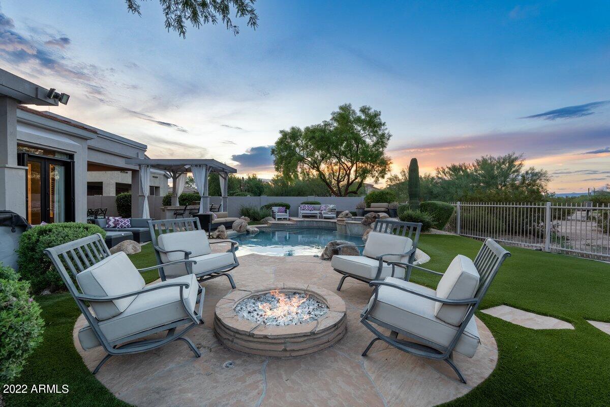 5222 East Hashknife Road Phoenix, AZ 85054 - Photo 4 of 58 Sunset mountain views, private luxury!