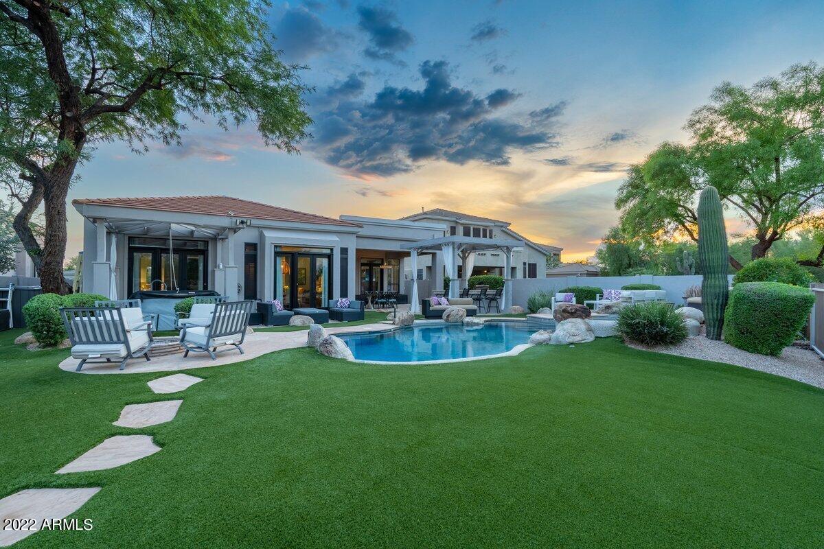 5222 East Hashknife Road Phoenix, AZ 85054 - Photo 5 of 58 Sunset mountain views, private luxury!