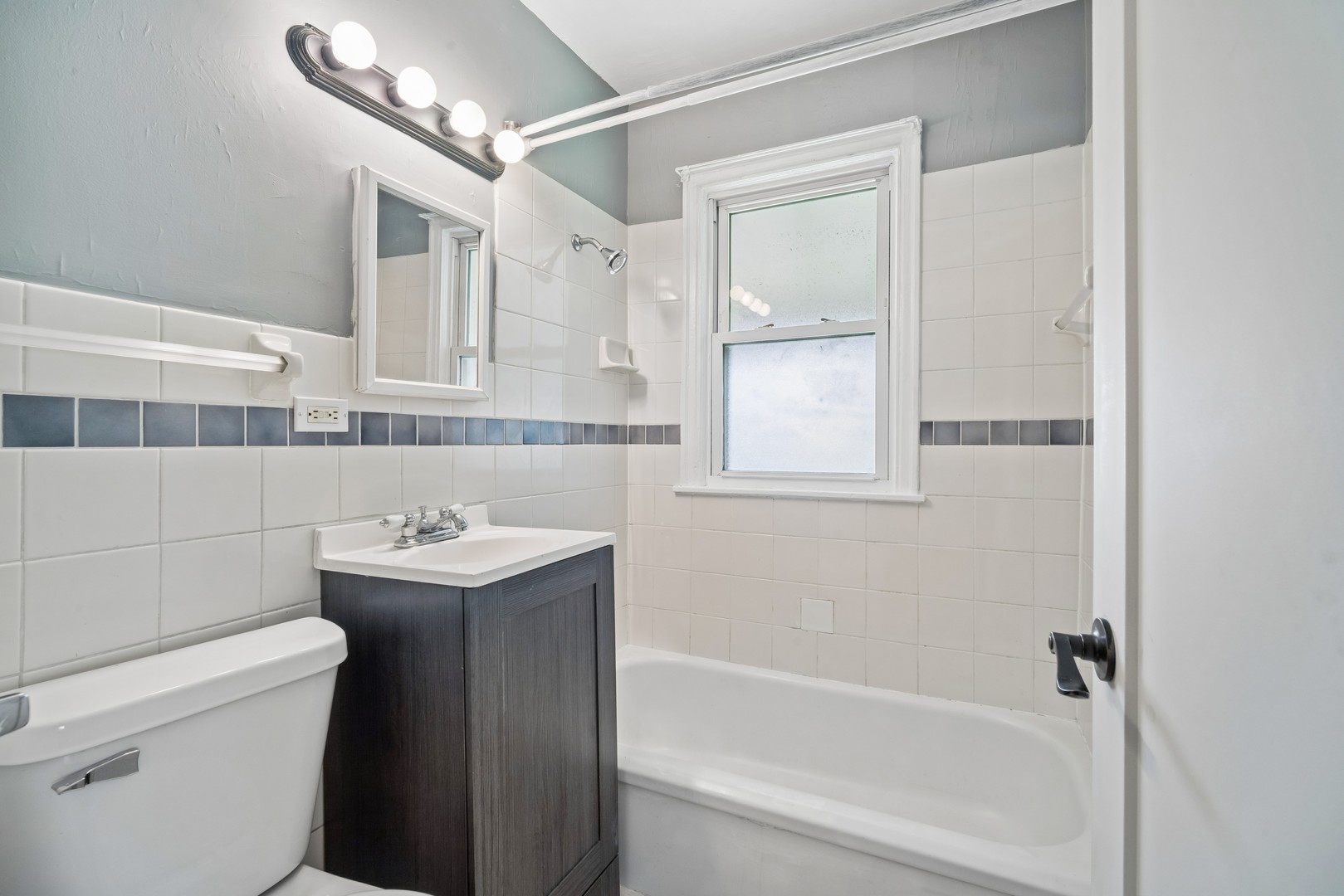 4702 River Road Schiller Park, IL 60176 - Photo 9 of 23 Gallery Image 9