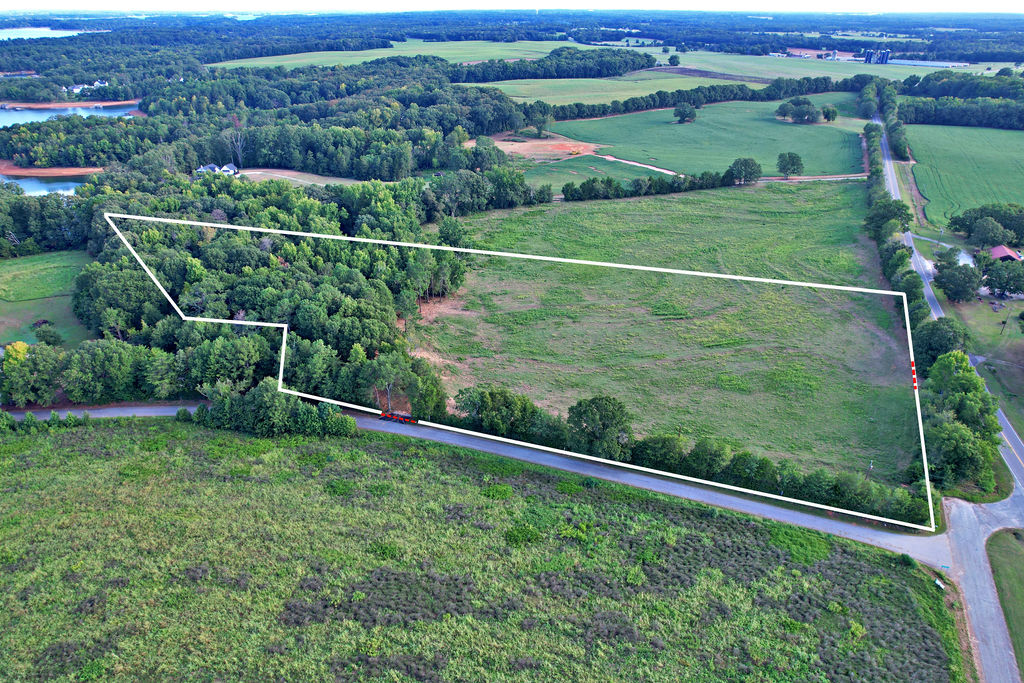 202 Island Point Road Starr, SC 29684 - Photo 5 of 27