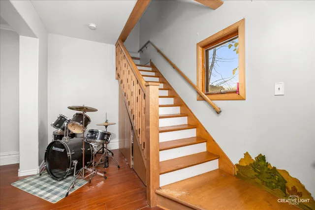 a view of entryway with workspace