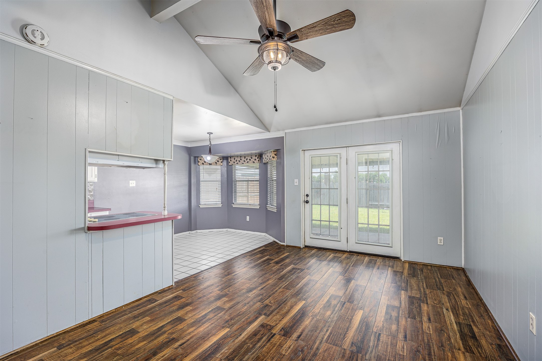 206 Kelly Lane Baytown, TX 77521 - Photo 12 of 38 Another view of the living room.