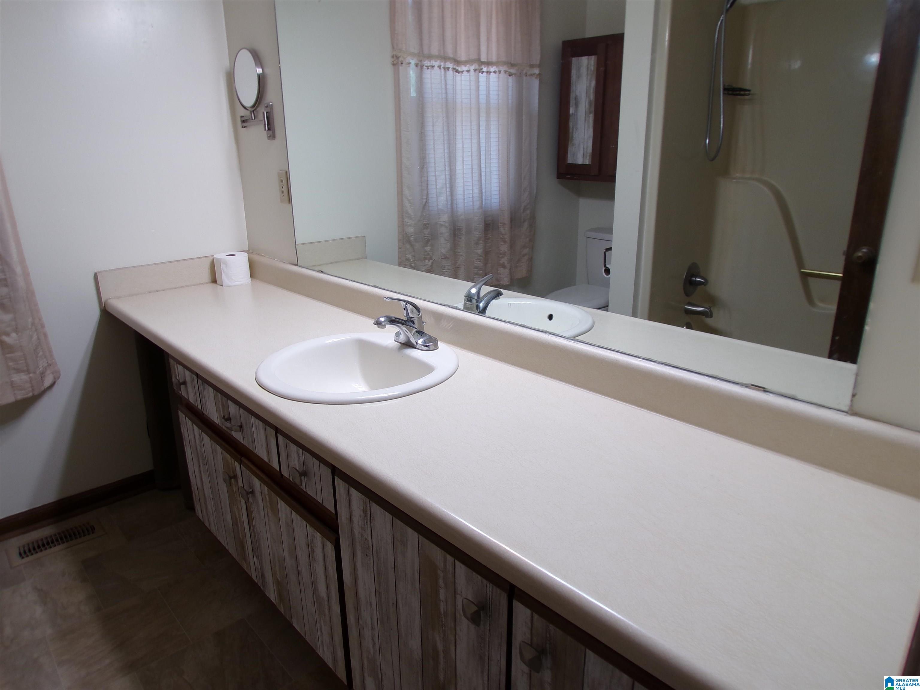 1707 Roundhill Road Weaver, AL 36277 - Photo 46 of 78
