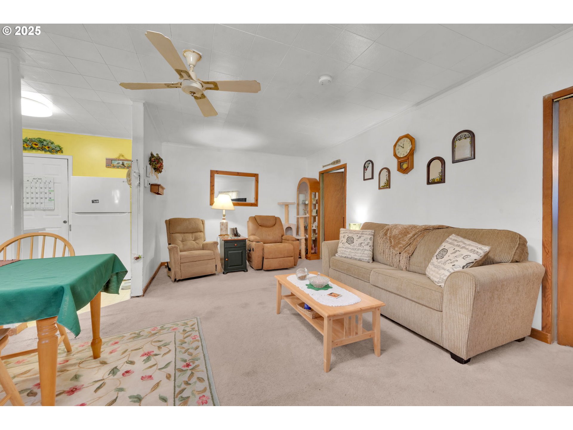 700 Upper Smith River Road Drain, OR 97435 - Photo 6 of 31 Living Room