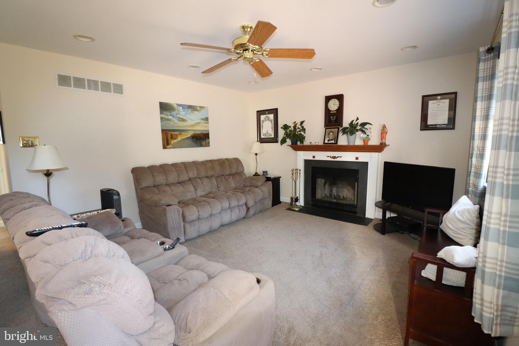 9206 Old Newtown Road Philadelphia, PA 19115 - Photo 11 of 66 Gallery Image 11