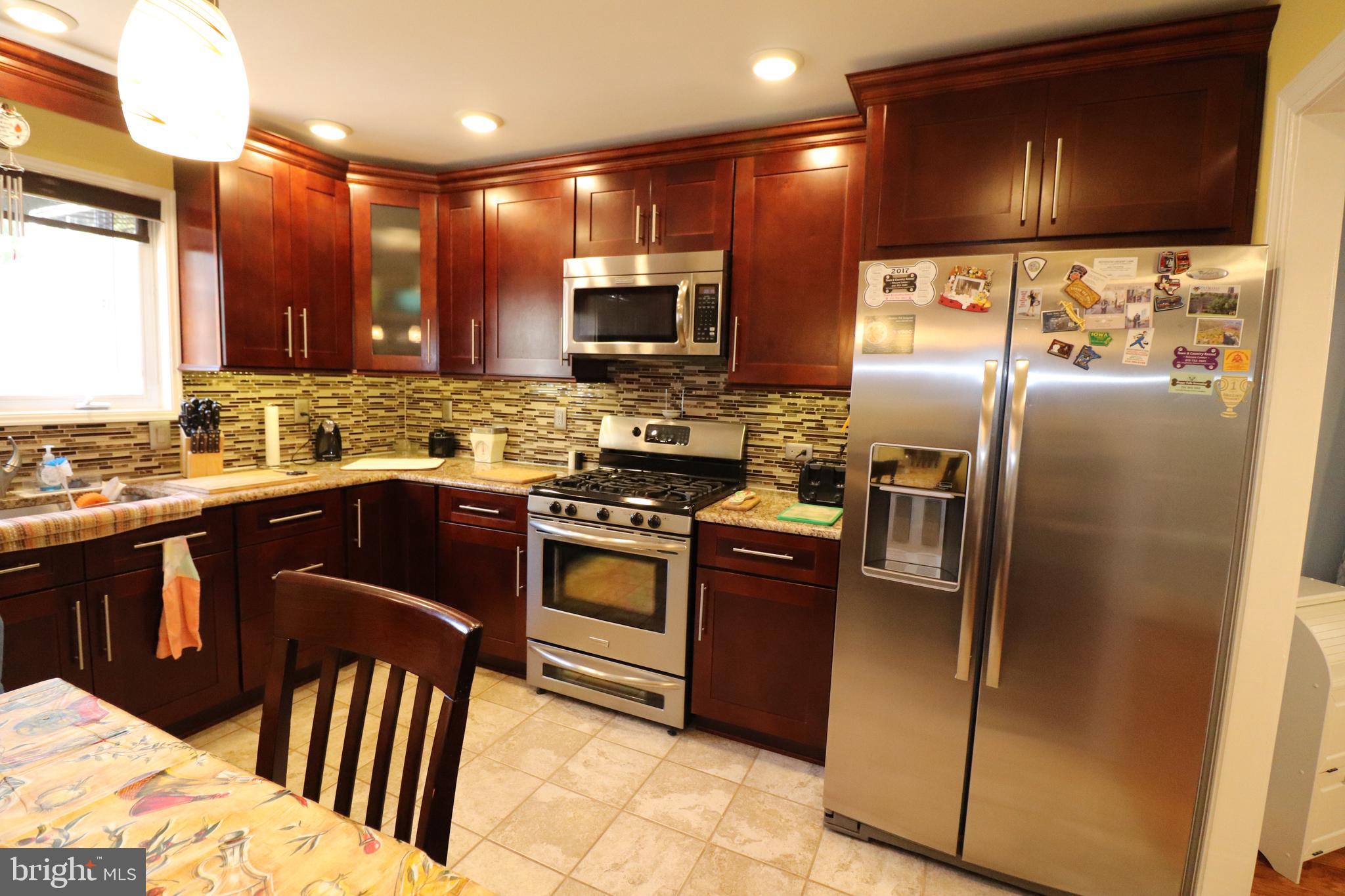 9206 Old Newtown Road Philadelphia, PA 19115 - Photo 4 of 66 Gallery Image 4