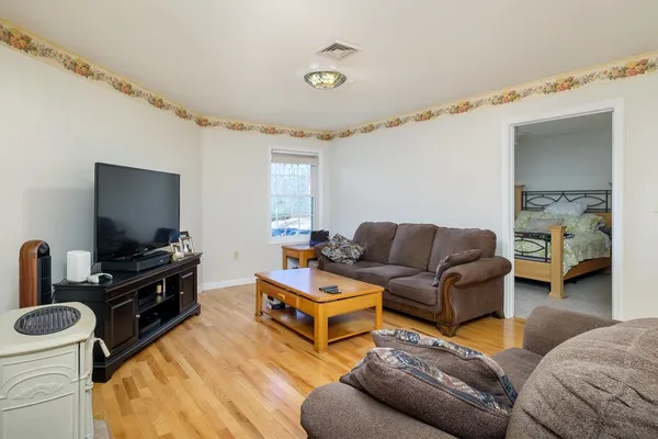 $279,900 | 118 Secretariat Way, Unit 204, Rochester, NH 03867