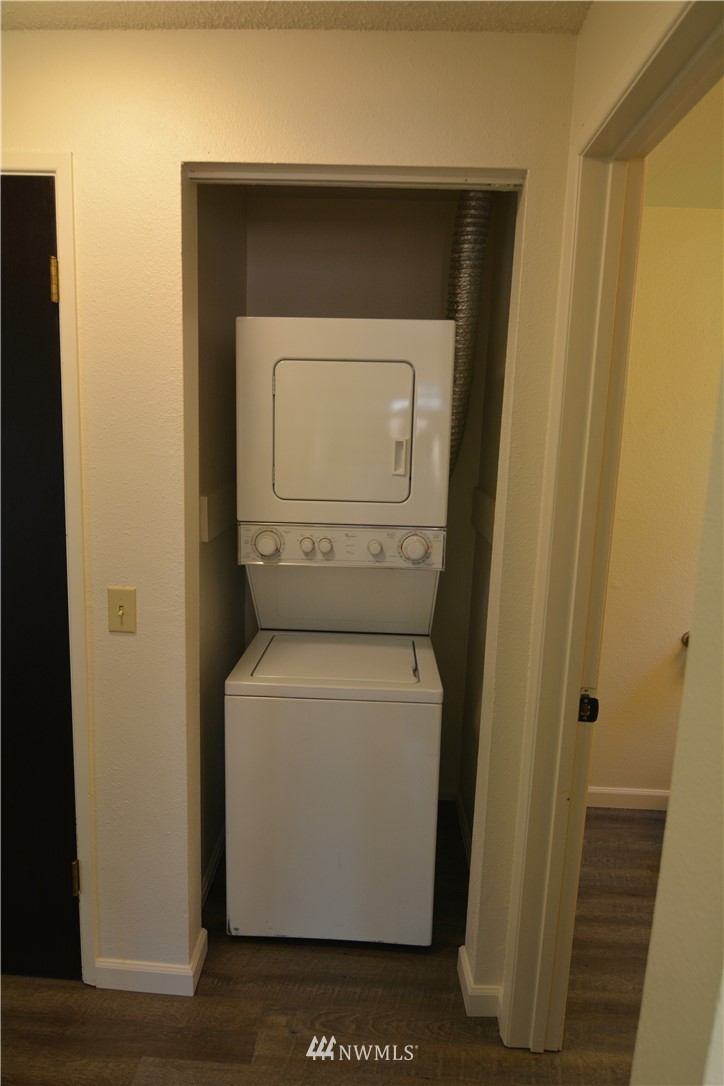 20515 Filbert Drive Bothell, WA 98012 - Photo 16 of 20 a utility room with dryer and washer