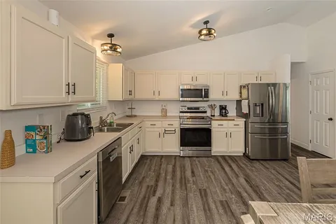$295,000 | 6408 Flagstone Court, Imperial, MO 63052