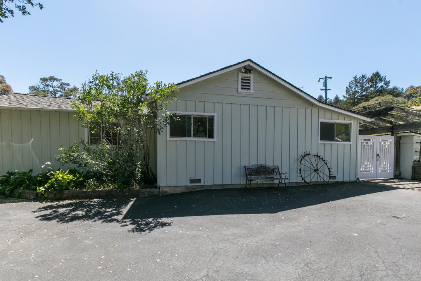157 Happy Valley Road Santa Cruz, CA 95065 - Photo 33 of 45 a backyard of a house
