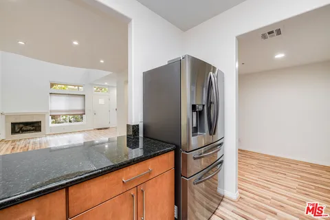 $849,000 | 10629 Woodbridge Street, Unit 102, Toluca Lake, CA 91602