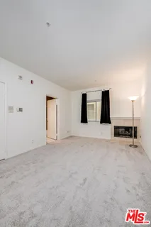 $849,000 | 10629 Woodbridge Street, Unit 102, Toluca Lake, CA 91602