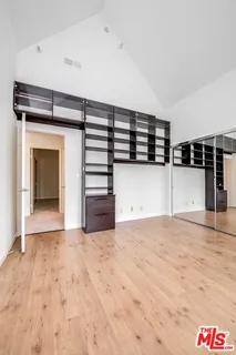 $849,000 | 10629 Woodbridge Street, Unit 102, Toluca Lake, CA 91602