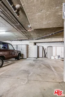 $849,000 | 10629 Woodbridge Street, Unit 102, Toluca Lake, CA 91602