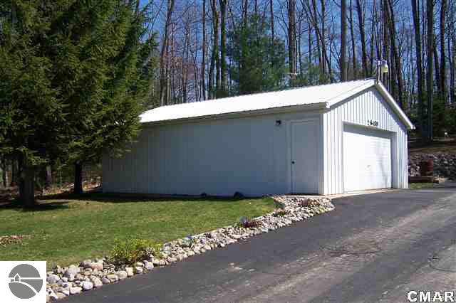6489 Redman Road Harrison, MI 48625 - Photo 22 of 24 1773772-21.JPG