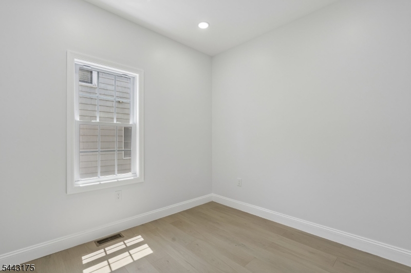 250 Milltown Road Springfield, NJ 07081 - Photo 11 of 23