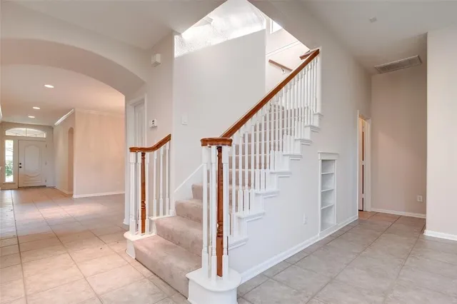 a view of entryway and hall