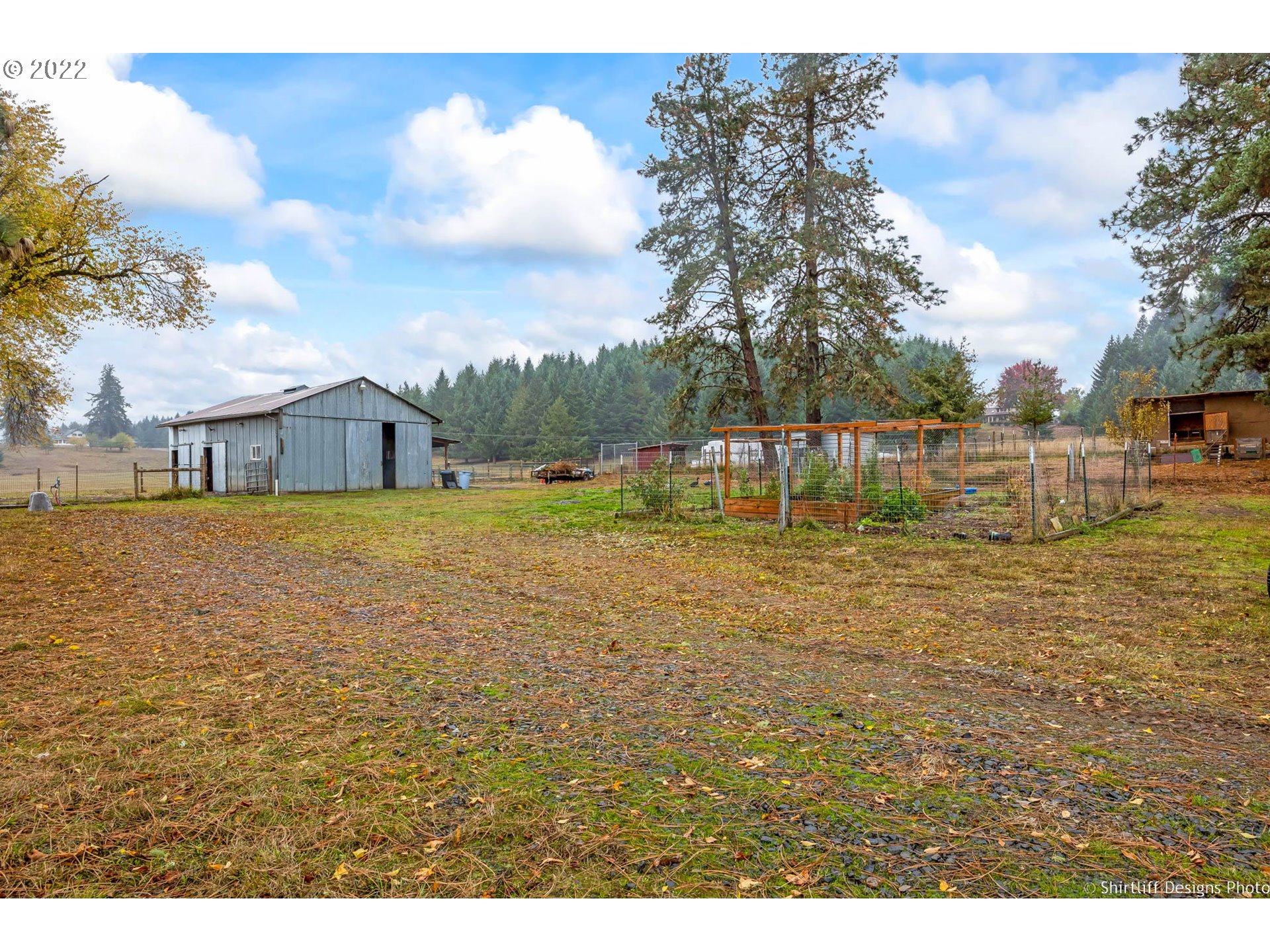 28100 Gimpl Hill Road Eugene, OR 97402 - Photo 25 of 32 Gallery Image 25
