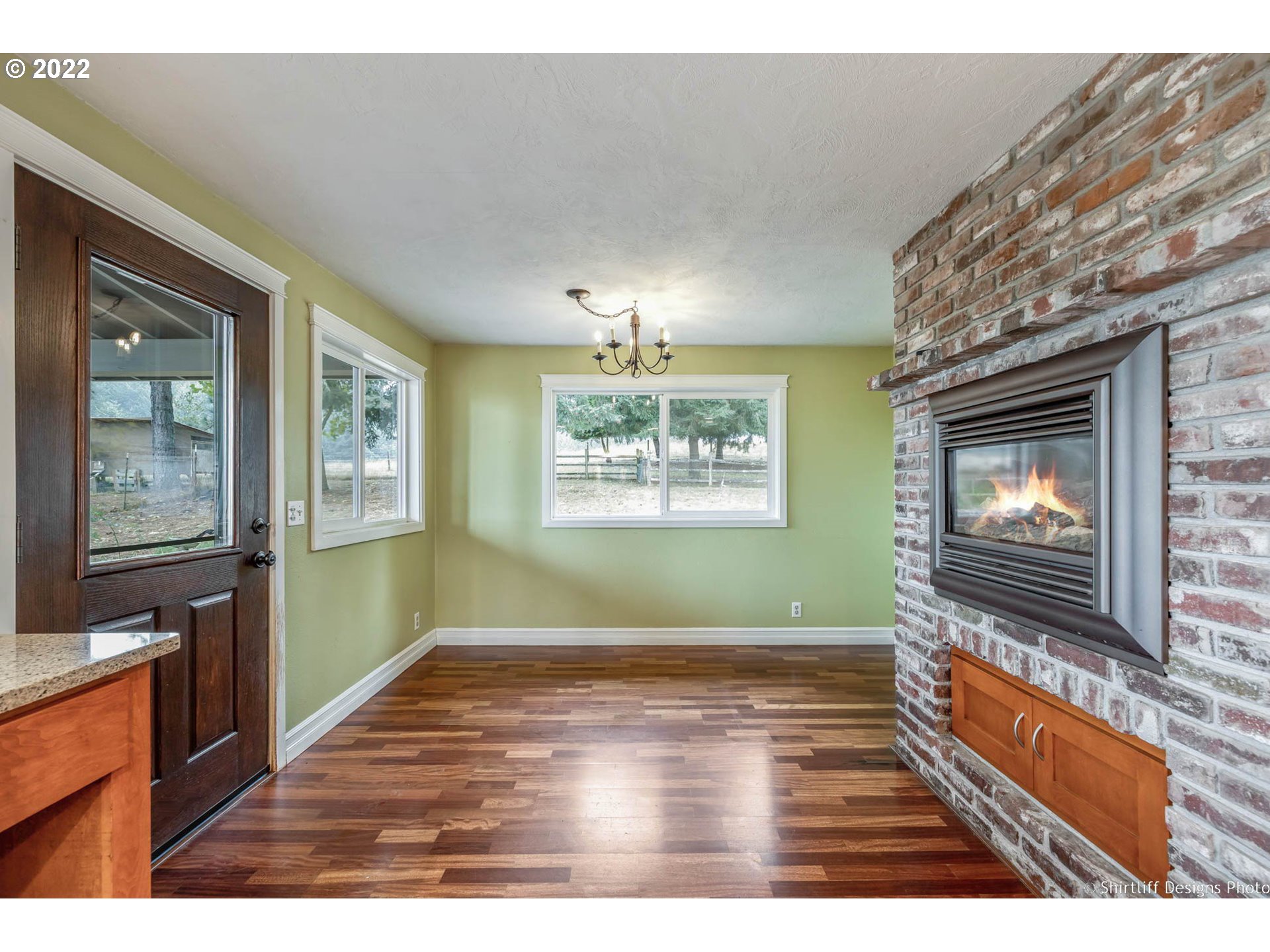 28100 Gimpl Hill Road Eugene, OR 97402 - Photo 5 of 32 Gallery Image 5
