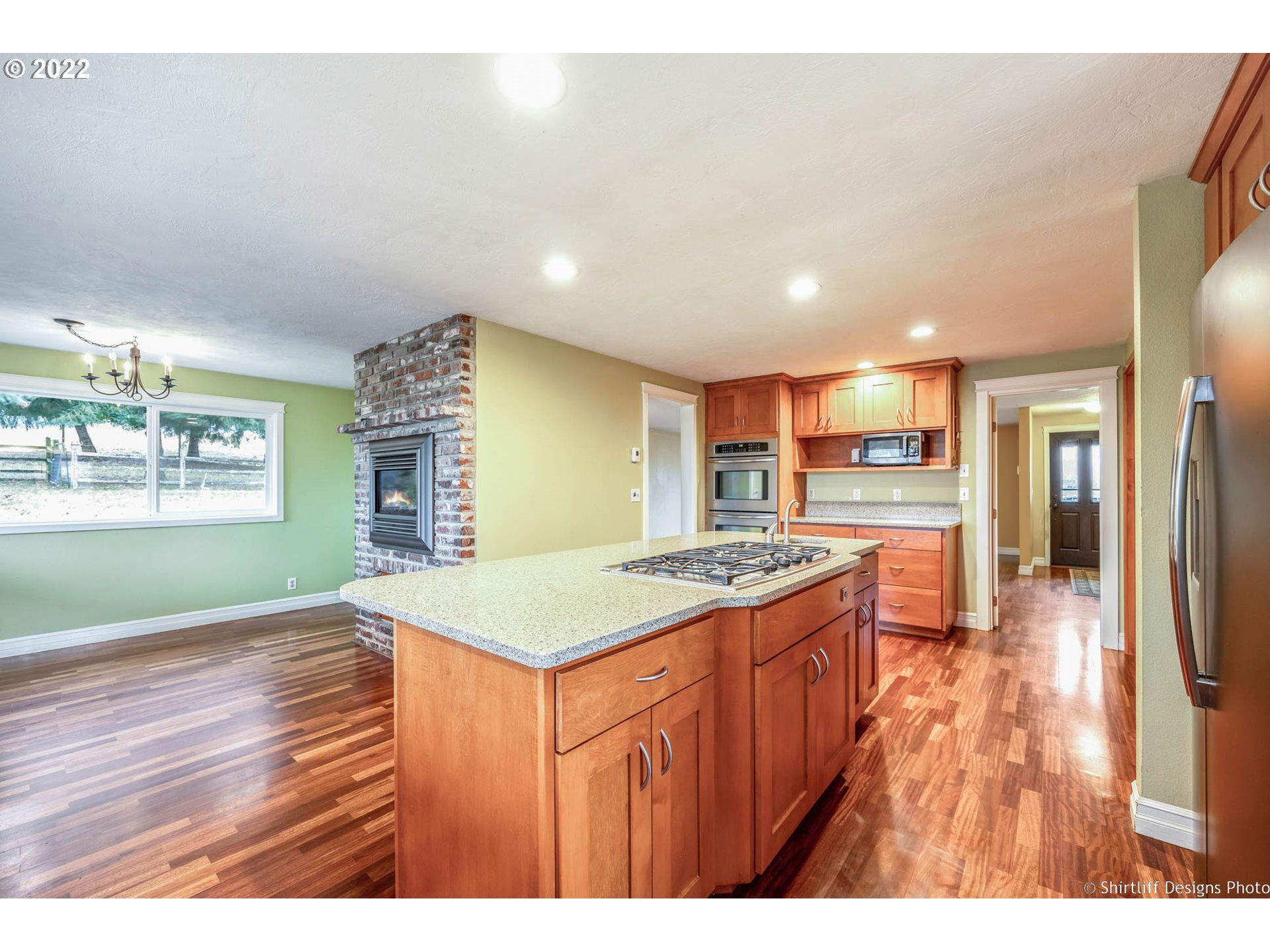 28100 Gimpl Hill Road Eugene, OR 97402 - Photo 7 of 32 Gallery Image 7
