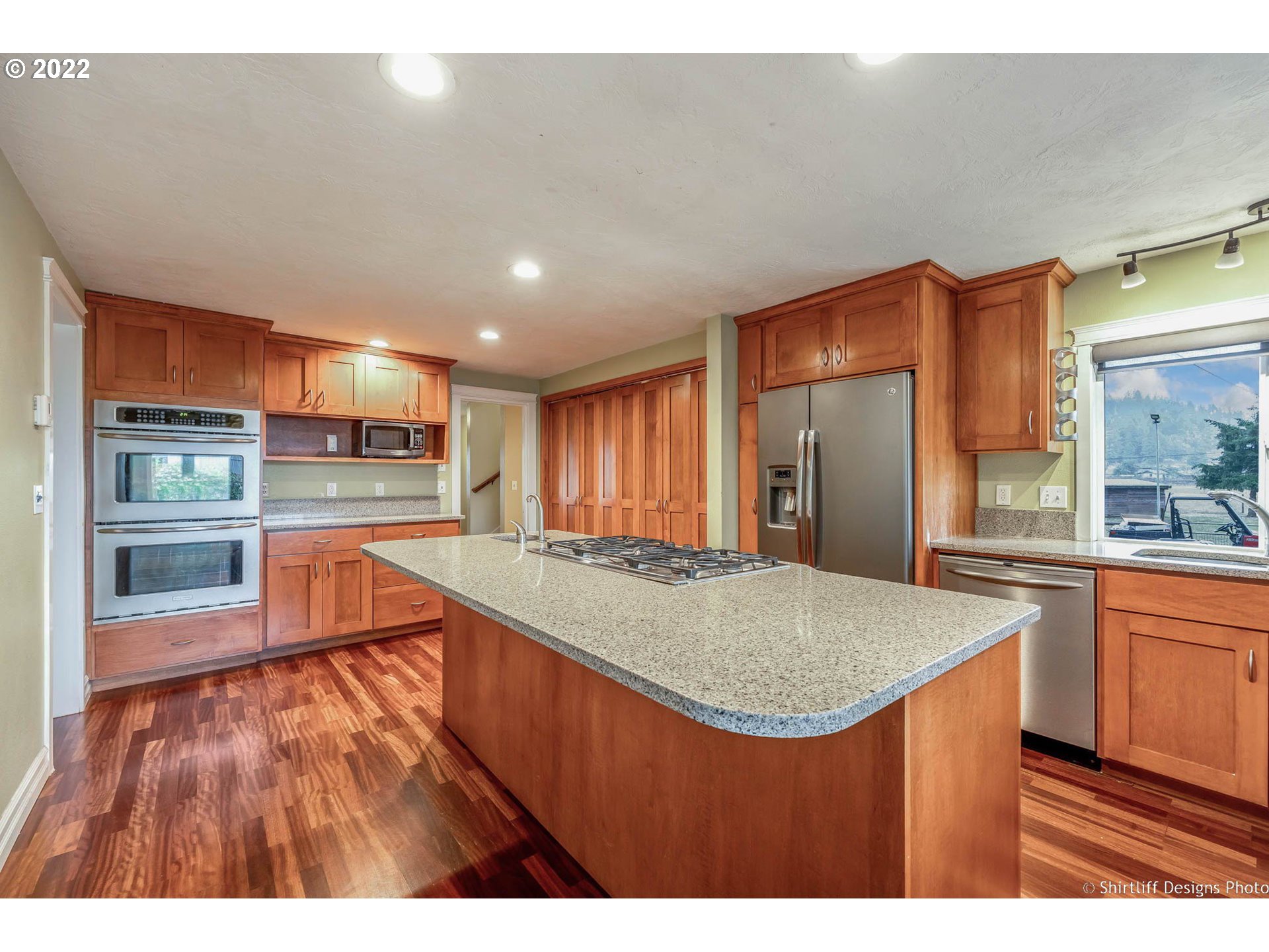 28100 Gimpl Hill Road Eugene, OR 97402 - Photo 10 of 32 Gallery Image 10
