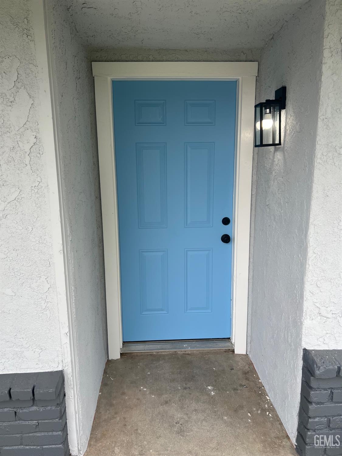 Undisclosed Address Bakersfield, CA 93307 - Photo 3 of 24 an empty room with closet area