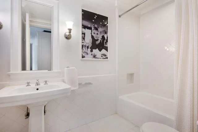 $6,225,000 | 930 Park Avenue, Unit 7S | Upper East Side